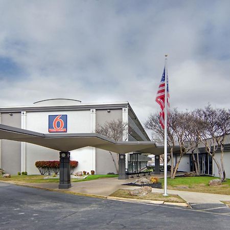 Motel 6 Mesquite, Tx Town East Екстериор снимка