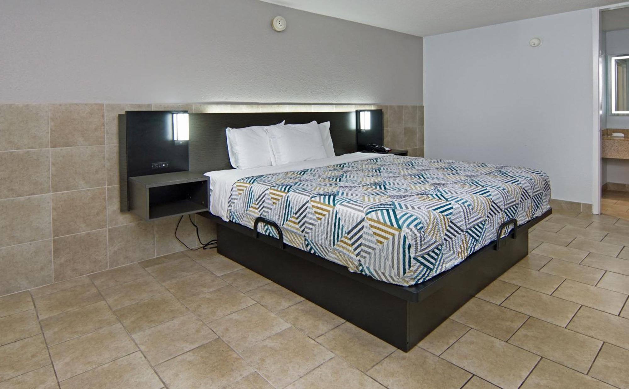 Motel 6 Mesquite, Tx Town East Екстериор снимка