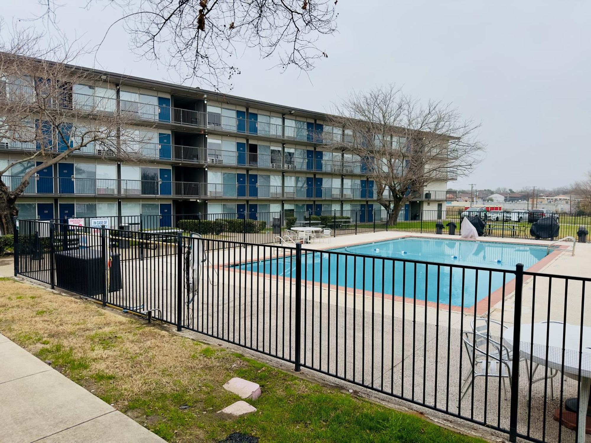 Motel 6 Mesquite, Tx Town East Екстериор снимка