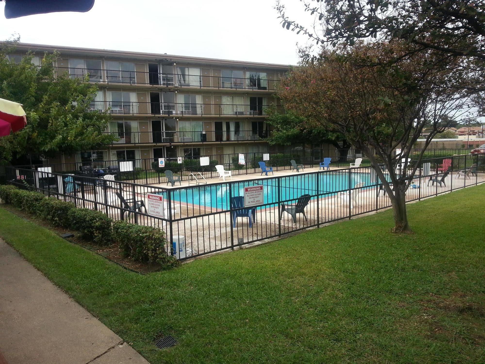 Motel 6 Mesquite, Tx Town East Екстериор снимка
